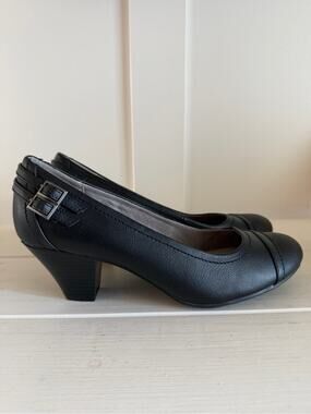 LifeStride 9.5 Give Black Faux Leather Comfort Casual Pumps Heels Buckle Detail